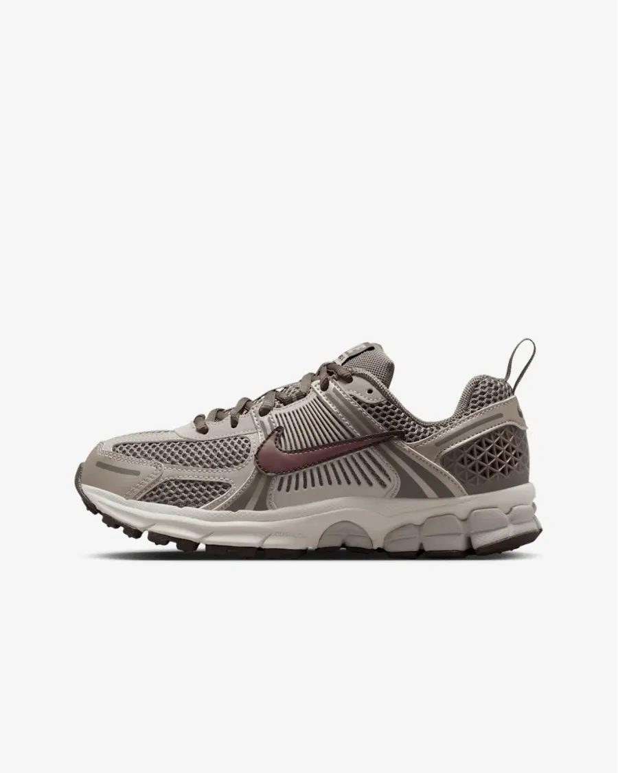 Кросівки Nike Zoom Vomero 5 HF6998-200