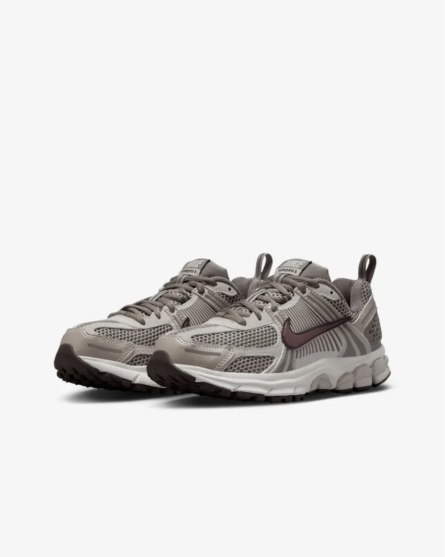Кросівки Nike Zoom Vomero 5 HF6998-200