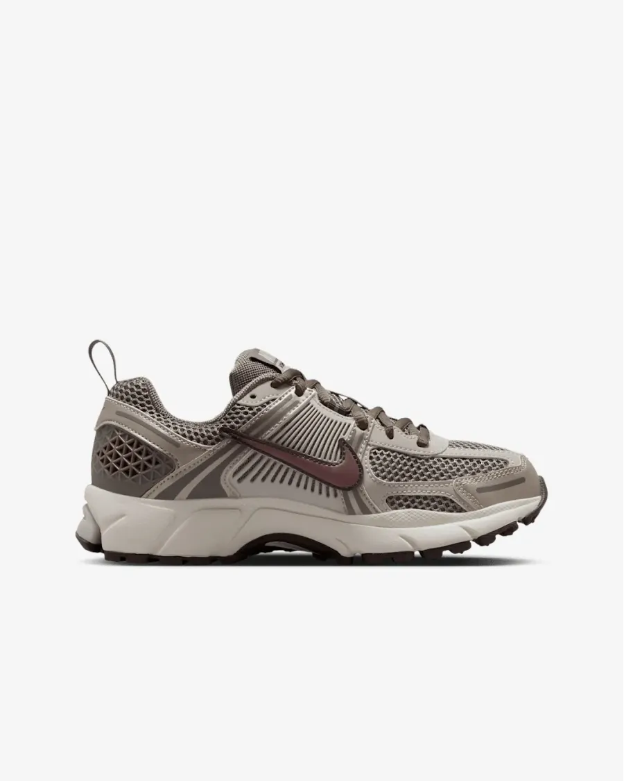 Кросівки Nike Zoom Vomero 5 HF6998-200