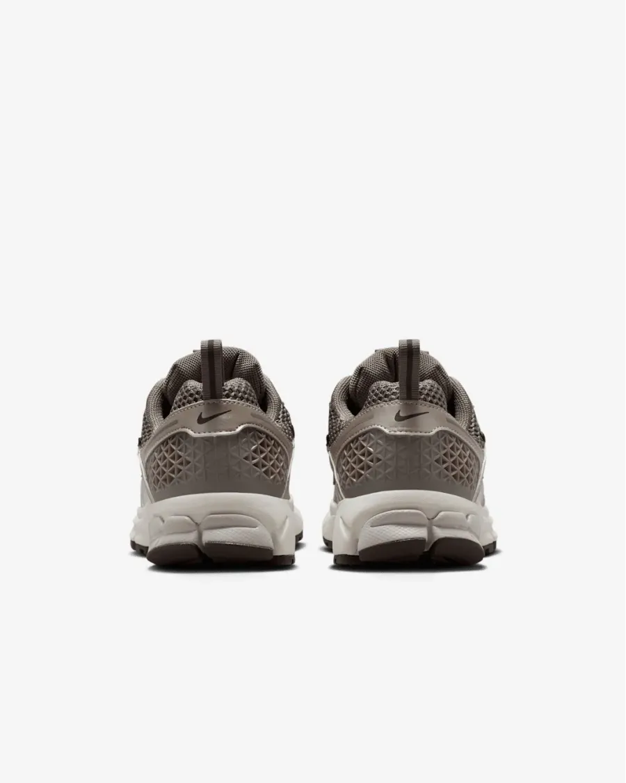 Кросівки Nike Zoom Vomero 5 HF6998-200
