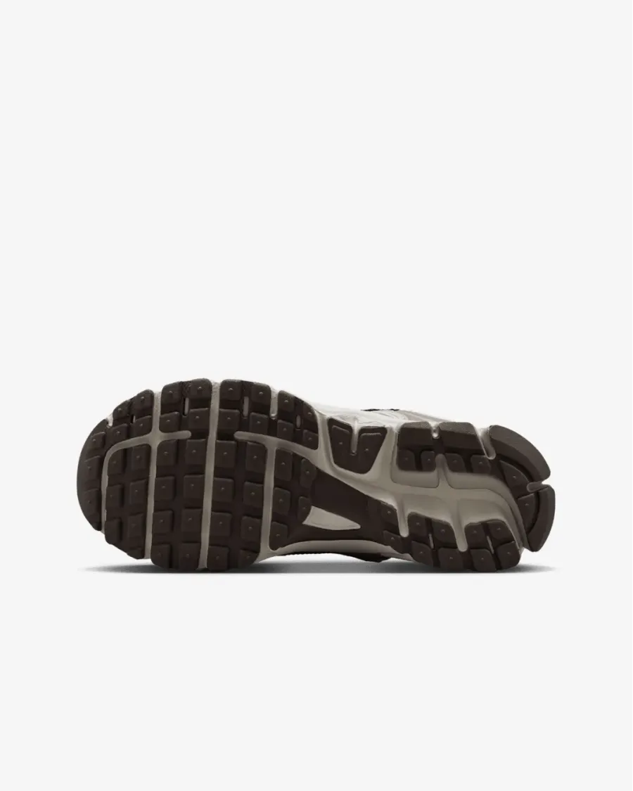 Кросівки Nike Zoom Vomero 5 HF6998-200