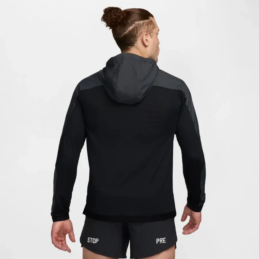 Кофта Nike Element Top Long-Sleeve Weather-Resistant HF7452-010