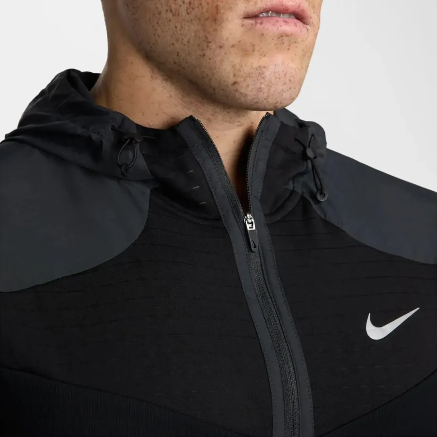Кофта Nike Element Top Long-Sleeve Weather-Resistant HF7452-010