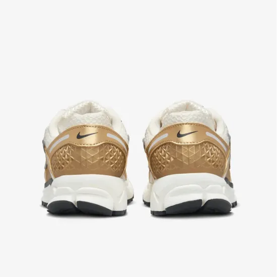Кросівки Nike Zoom Vomero 5 HF7723-001
