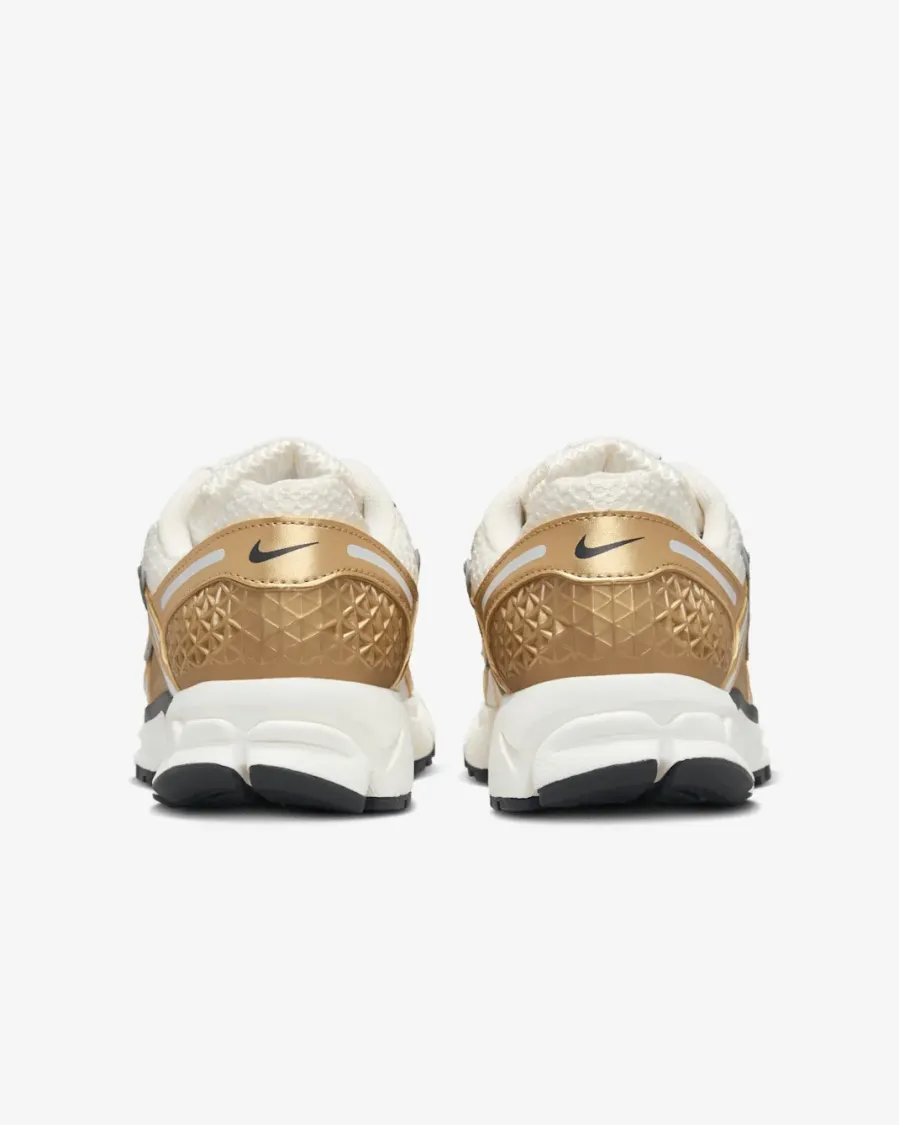 Кросівки Nike Zoom Vomero 5 HF7723-001