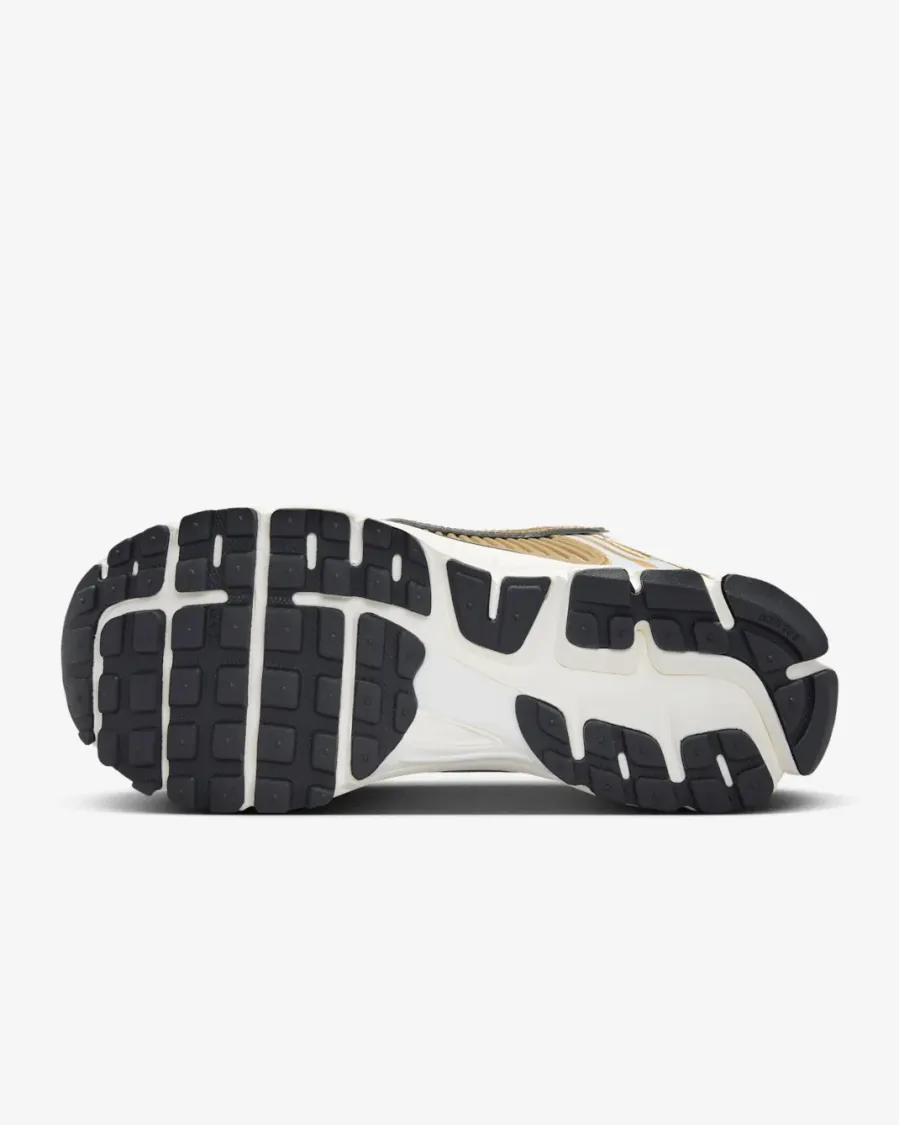Кросівки Nike Zoom Vomero 5 HF7723-001