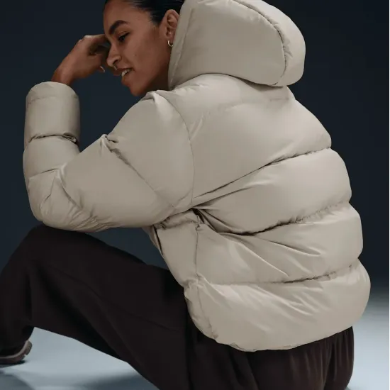 Куртка Nike Sportswear Metro Puffer Therma-FIT Loose Hooded HF7898-104