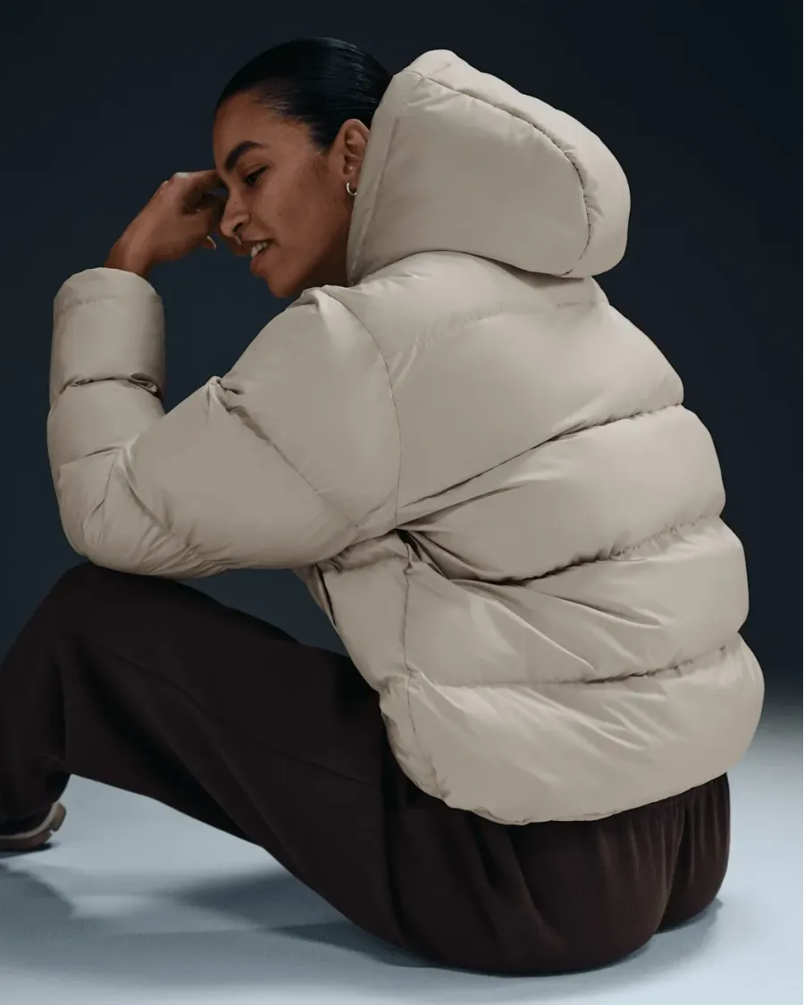 Куртка Nike Sportswear Metro Puffer Therma-FIT Loose Hooded HF7898-104