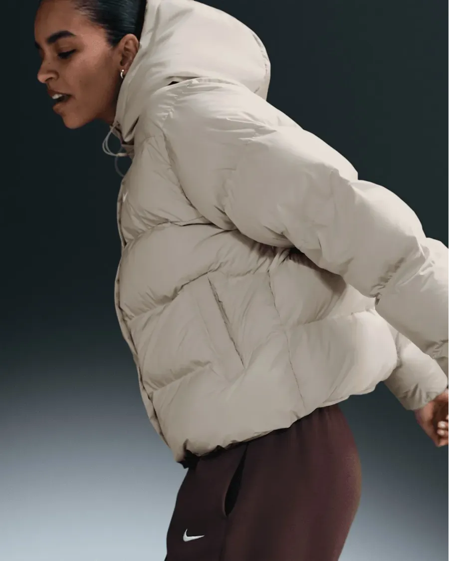 Куртка Nike Sportswear Metro Puffer Therma-FIT Loose Hooded HF7898-104