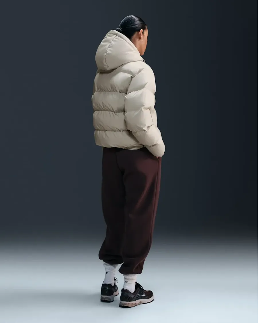 Куртка Nike Sportswear Metro Puffer Therma-FIT Loose Hooded HF7898-104