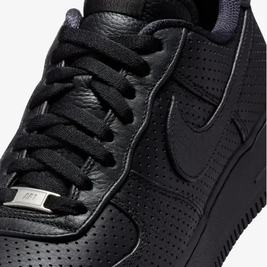Кросівки Nike Air Force 1 Low SP Perforated HF8189-001