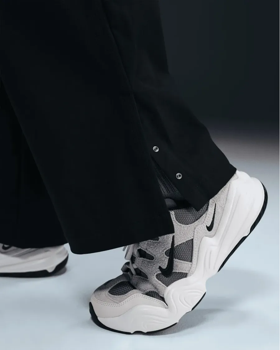 Штани Nike Sportswear Collection Twill Trouser HF9430-010