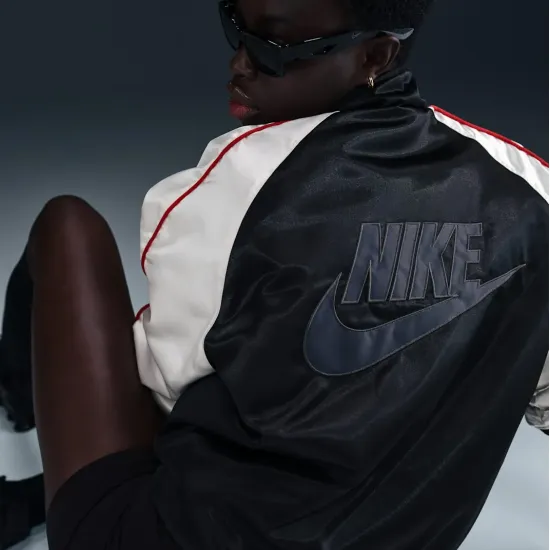 Бомбер Nike Sportswear Oversized HF9435-010