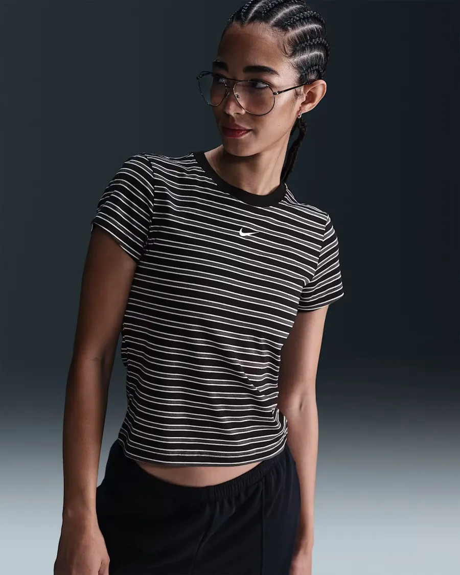 Футболка Nike Sportswear Chill Knit Slim Tee HF9524-010