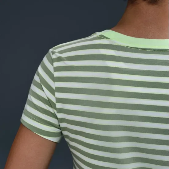 Футболка Nike Sportswear Chill Knit Slim Tee HF9524-360