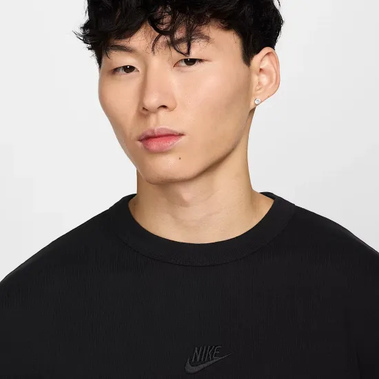 Футболка Nike Sportswear Premium Essentials HF9606-010