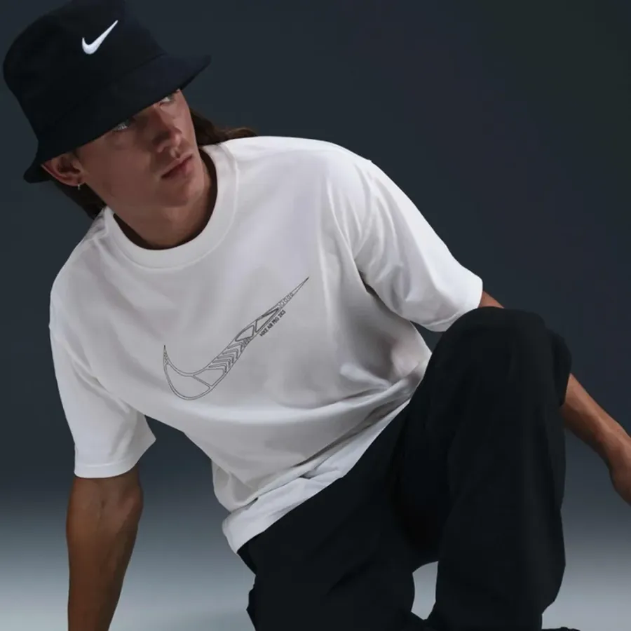Футболка Nike Sportswear Tee FW Connect HJ0746-100