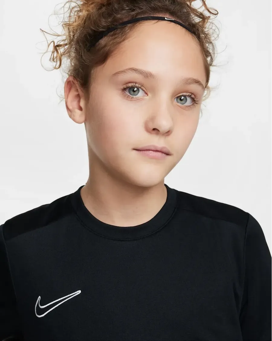 Футболка Nike Academy Dri-FIT HJ3716-010