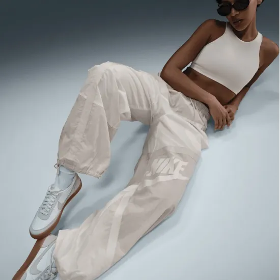 Штани Nike Sportswear Mid-Rise Loose Woven Open-Hem Trousers HJ4178-133