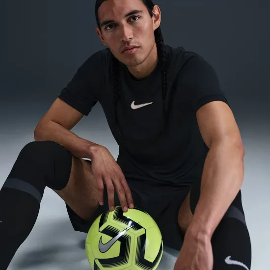 Футболка Nike Academy Dri-FIT HJ4243-010