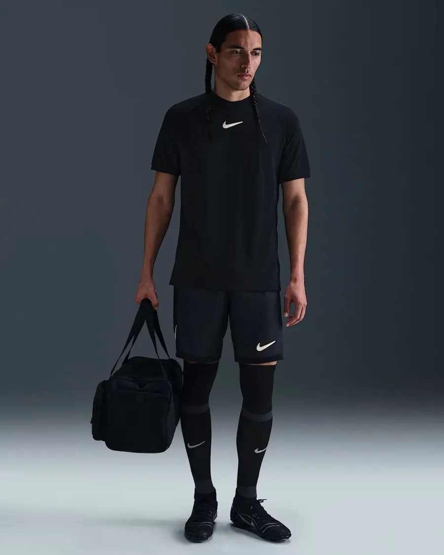 Футболка Nike Academy Dri-FIT HJ4243-010
