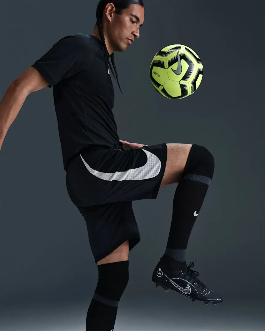 Шорти Nike Academy Dri-FIT HJ4247-010