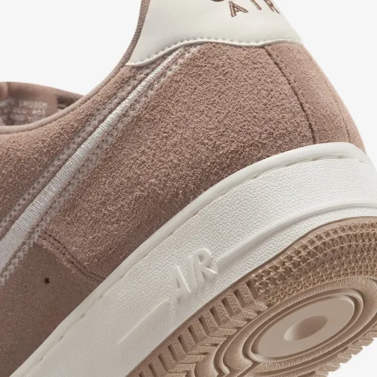 Кросівки Nike Air Force 1 '07 LV8 HJ4465-200