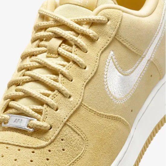 Кросівки Nike Air Force 1 '07 LV8 HJ4465-700