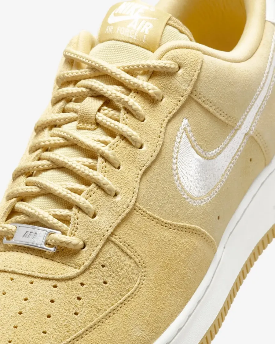 Кросівки Nike Air Force 1 '07 LV8 HJ4465-700