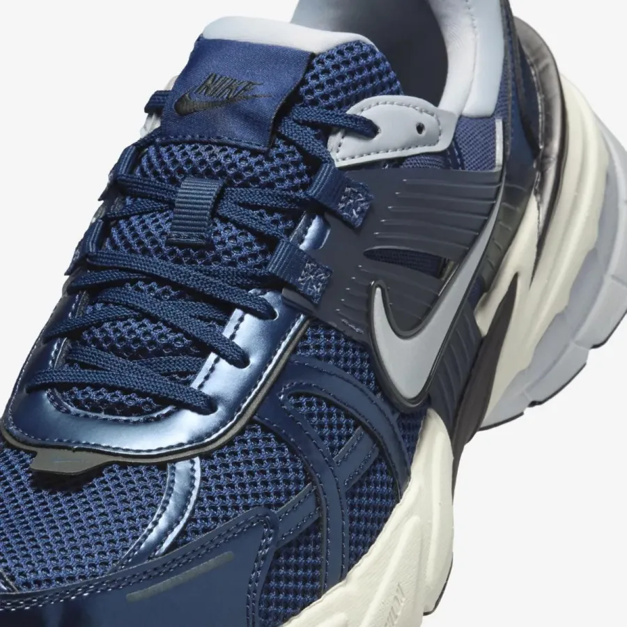 Кросівки Nike V2K Run HJ4497-400