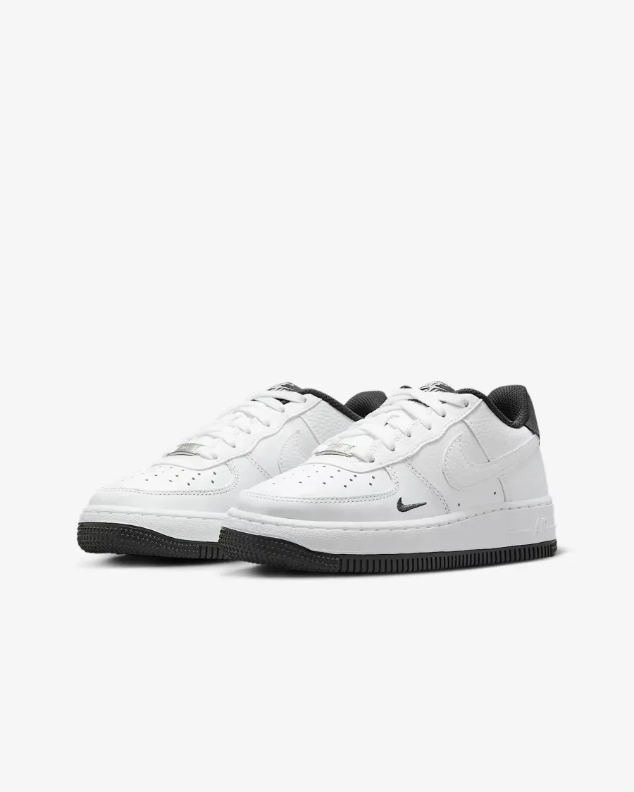 Кросівки Nike Air Force 1 LV8 HJ4560-100