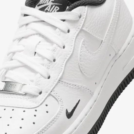 Кросівки Nike Air Force 1 LV8 HJ4560-100