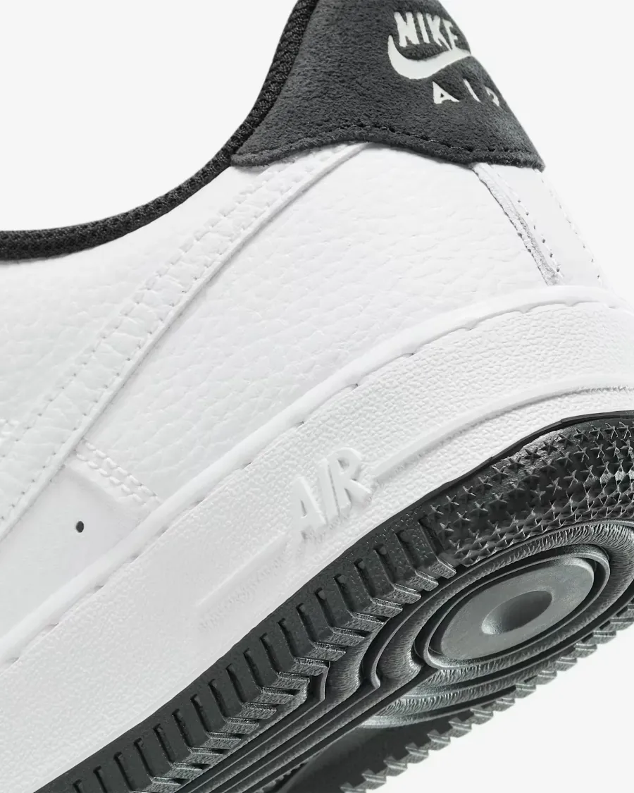 Кросівки Nike Air Force 1 LV8 HJ4560-100