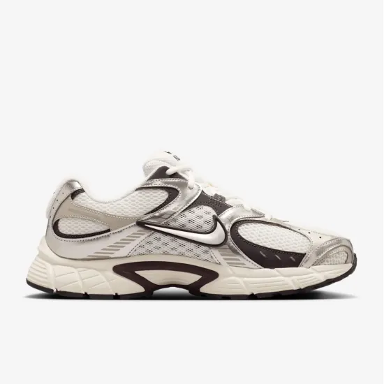 Кросівки Nike V5 RNR HJ5228-011