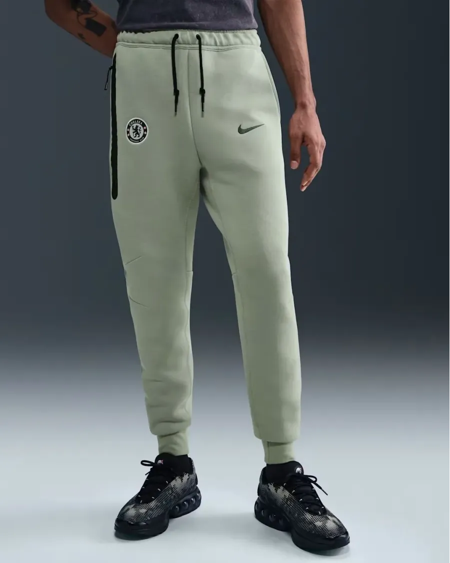 Штани Nike Chelsea FC Tech Fleece HJ6442-370