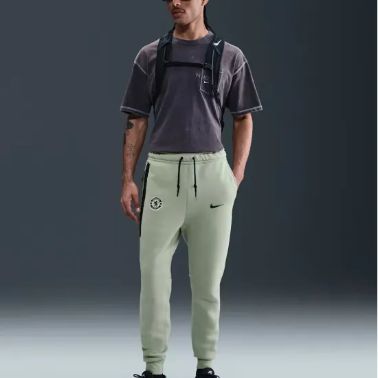 Штани Nike Chelsea FC Tech Fleece HJ6442-370