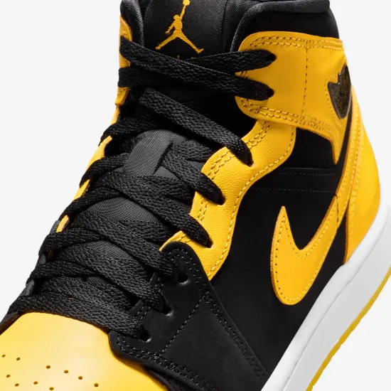 Кросівки Nike Air Jordan 1 Mid SE New Love HJ6654-071