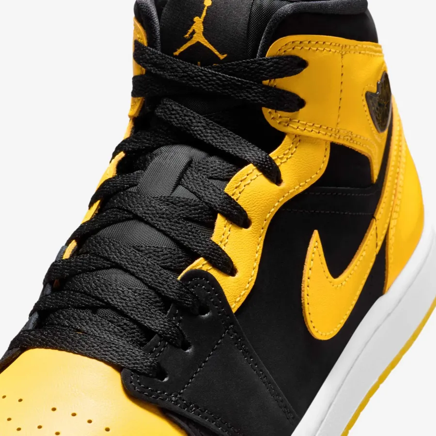 Кросівки Nike Air Jordan 1 Mid SE New Love HJ6654-071