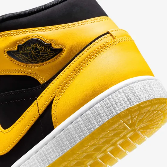 Кросівки Nike Air Jordan 1 Mid SE New Love HJ6654-071