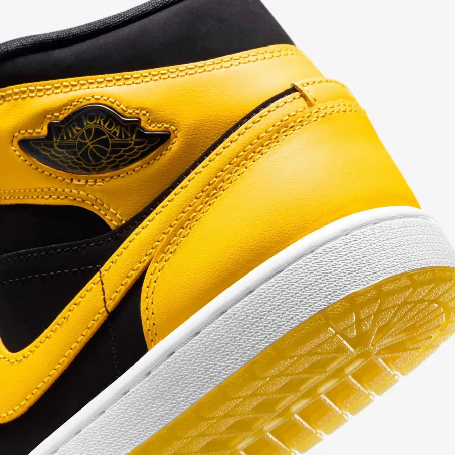 Кросівки Nike Air Jordan 1 Mid SE New Love HJ6654-071