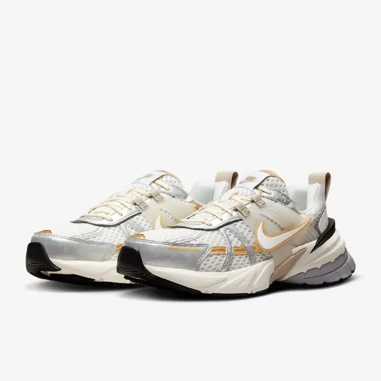 Кросівки Nike V2K Run HJ7245-100