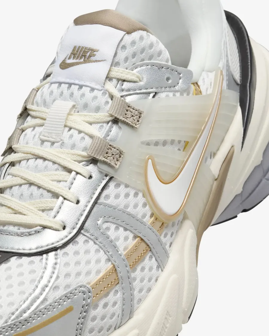 Кросівки Nike V2K Run HJ7245-100
