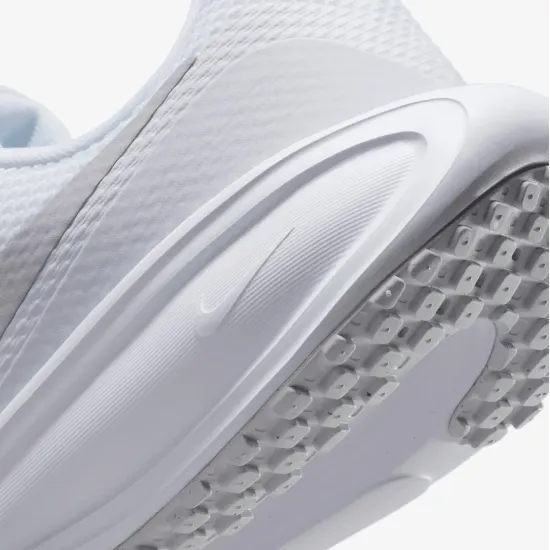 Кросівки Nike Revolution 8 HJ8485-101