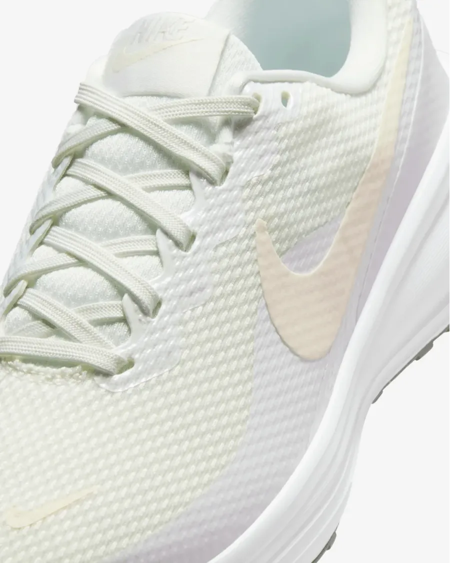 Кросівки Nike Revolution 8 HJ8485-105