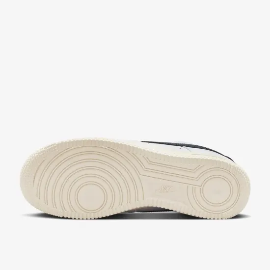 Кросівки Nike Air Force 1 '07 FlyEase HJ9122-100