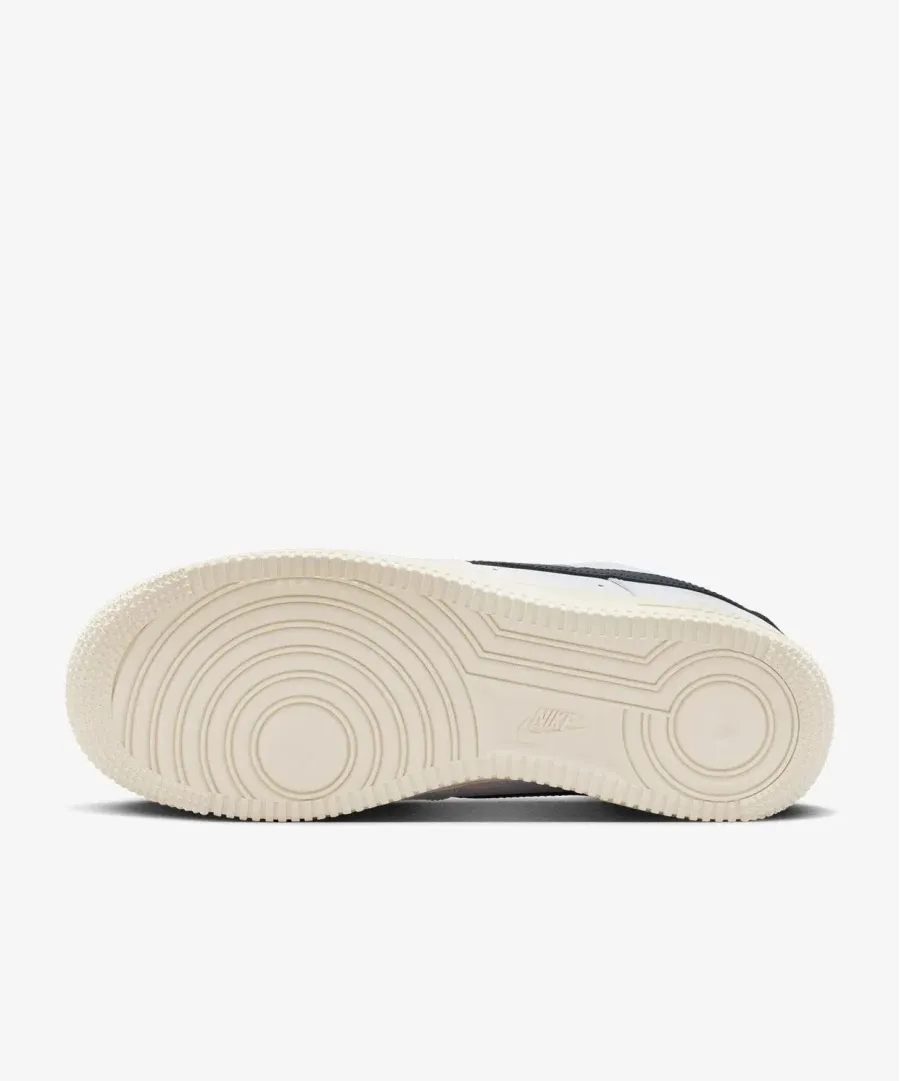 Кросівки Nike Air Force 1 '07 FlyEase HJ9122-100