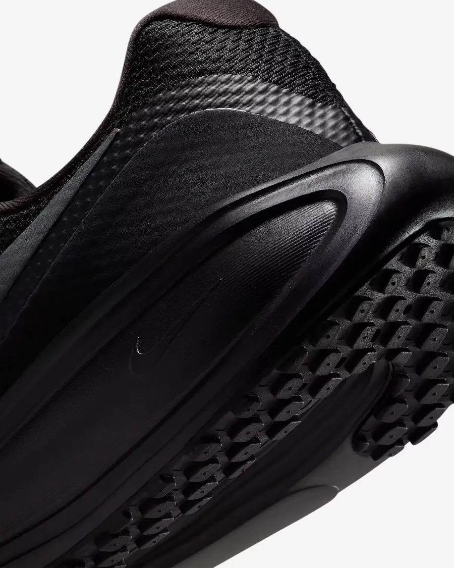 Кросівки Nike Revolution 8 HJ9198-002
