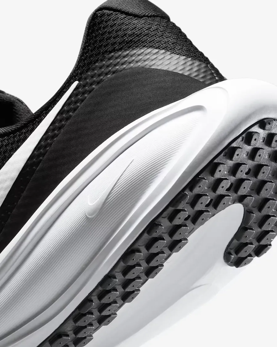 Кросівки Nike Revolution 8 HJ9198-003