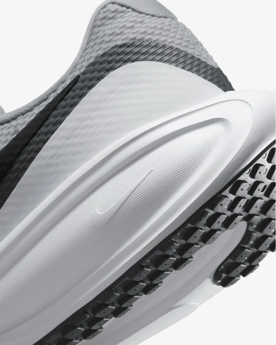 Кросівки Nike Revolution 8 HJ9198-004