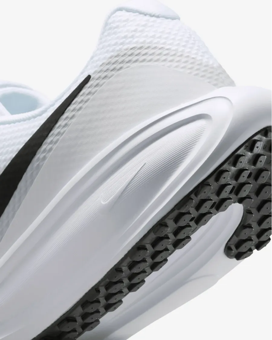 Кросівки Nike Revolution 8 HJ9198-101